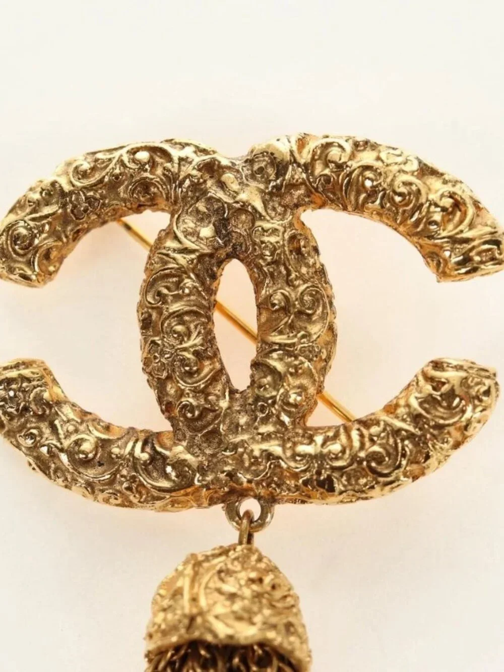 CHANEL CC Fringe Lava Brooch metal Gold CC Auth am11879SM